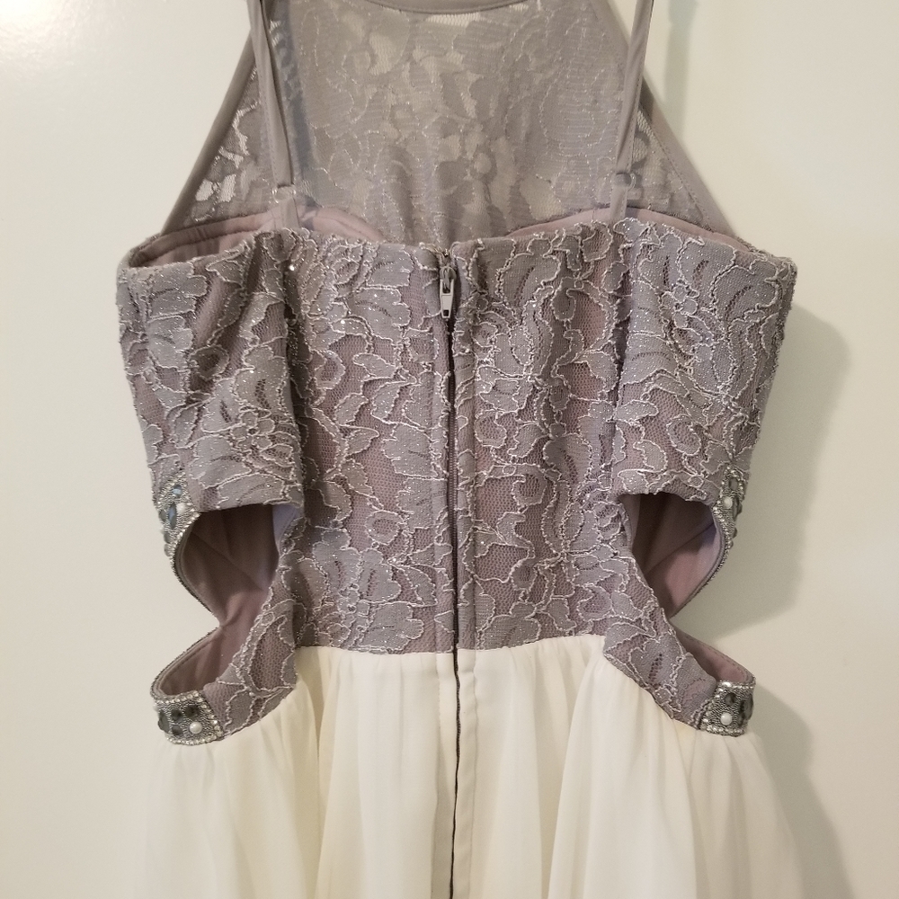 Dress - Picture 10 of 11